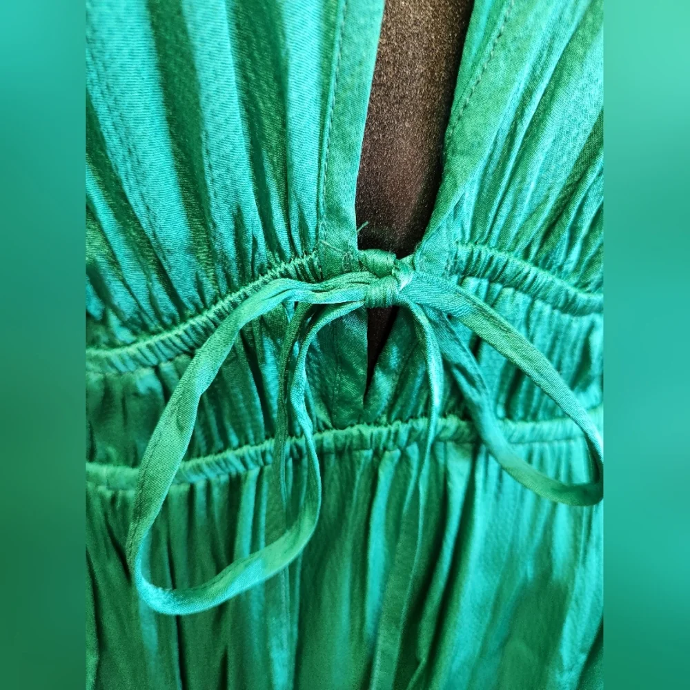Elegant Green Maxi Dress - Picture 13 of 16